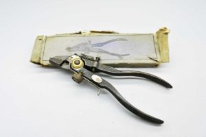 Very Ornate Sawset which Looks Unused