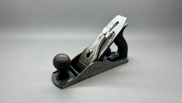 Record No4 Bench Plane Good Tote And Knob and good length to Cutter