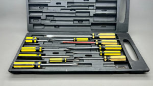 Set Of 11 Screwdriver Various Lengths In Good Condition