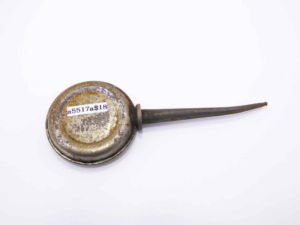 Vintage oil can 2" round