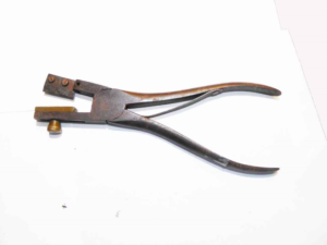H C Heinisch button hole pliers