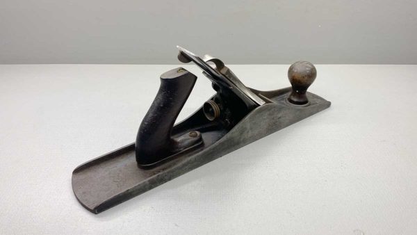 Stanley No 5 1/2 Bench Plane With V Logo Good length to cutter Slight check at top of tote which does Not effect the grip