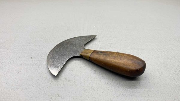 C Harrington Leather Round Knife 4 1/2″ Wide