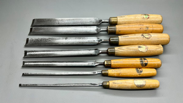 Marples England Pattern Makers Gouge Chisels - 1 9/32 - 1 5/32 - 1 1/4 - 7/8 - 21/32 - 9/32 and 1/4" Length between 330mm & 410mm