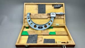 Mitutoyo 193-216 M820 5-6" Digital Outside Micrometer .0001" Grad