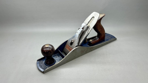 Record No5 Bench Plane With Good Tote & Knob, in good condition, made in England, genuine record logo on tote