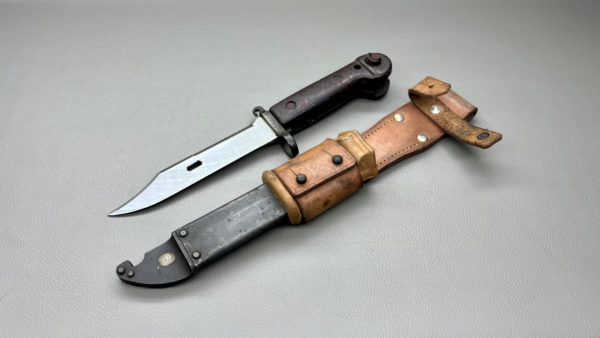 Bayonet Knife Sabre SAE 3369 5 1/2" Long Blade In Good Condition