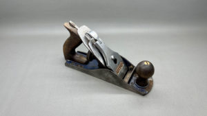 Record No 4 Bench Plane Good Tote & Knob, a good user and is uncleaned