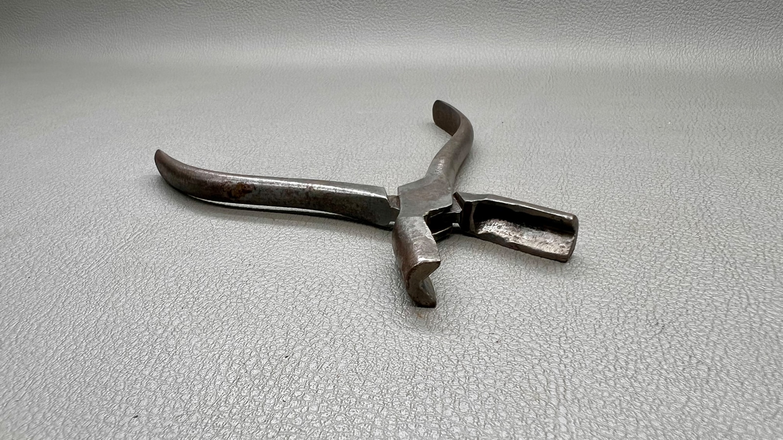 thumbnail image 2 of Ship From USA) NEW- BW Clip Pliers OSBORNE 522- Upholstery Supplies... 2 of 9